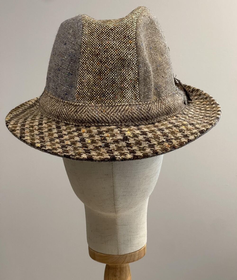 VTG Donegal Tweed Hat Cap Trilby Men Size 7 3/8 Brown Tweed Lined Feather Trim
